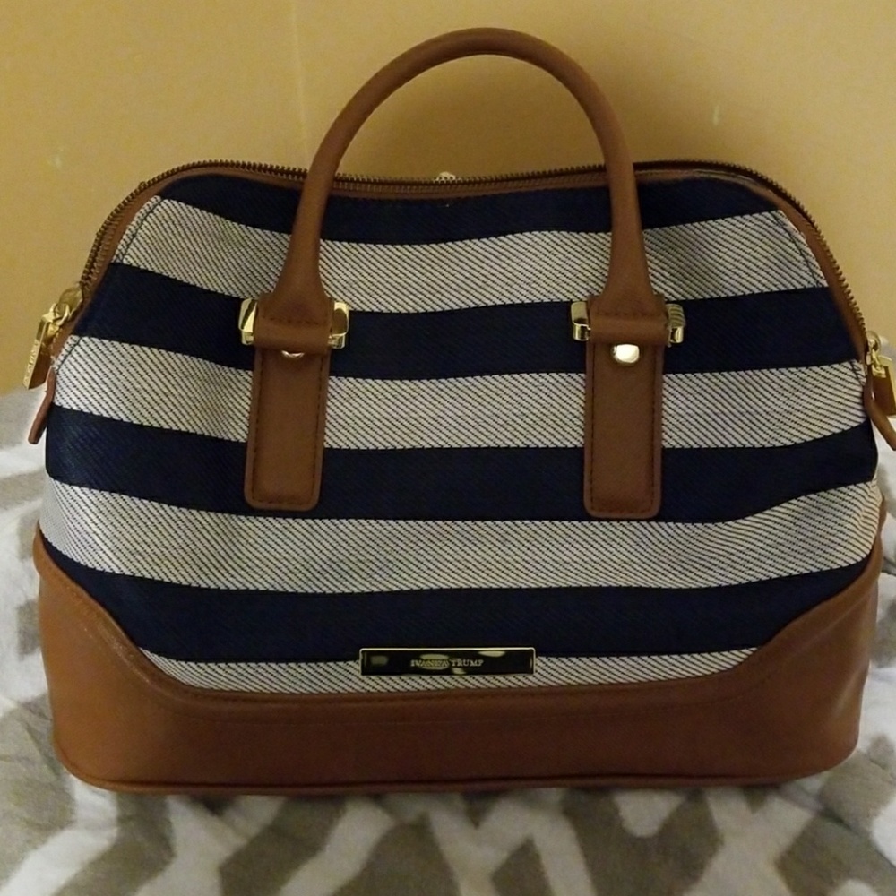 🔥24 HOUR SALE 🔥Ivanka Trump Satchel